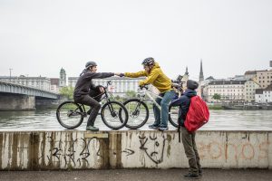 Dominik Raab und Hans Rey freuen sich über Filmaufnahmen