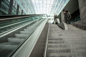 Sprung mit dem Trialbike in Linz